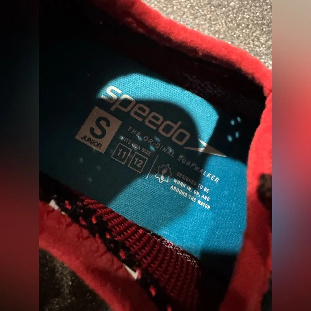 Speedo Surf Strider Black & Red 11/12